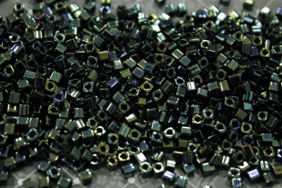 Бисер Япония "TOHO" CUBE 3 мм 5 г №0084 зеленый